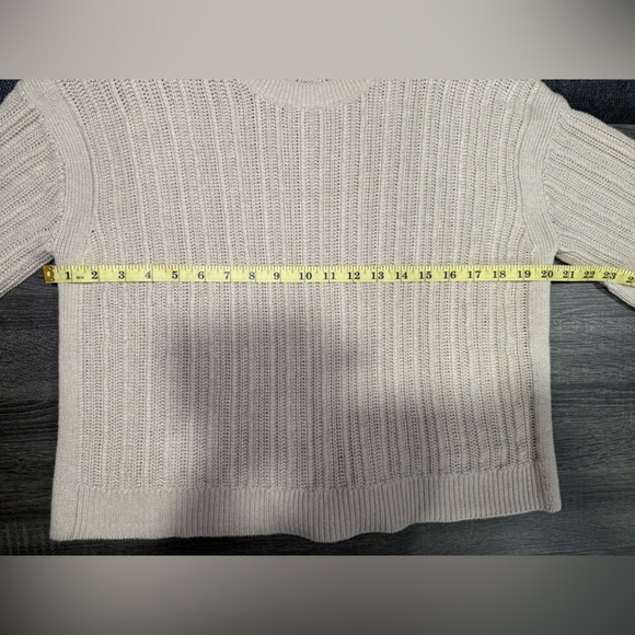 Banana Republic Women's Cream Ribbed Sweater - Picture 7 of 12